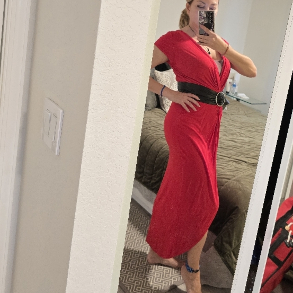 Elegant Red Maxi Dress. Size L. NWT.
